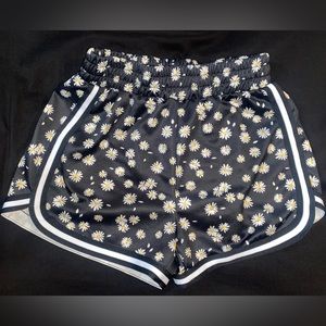 *3/$15*Pull on Daisy print shorts